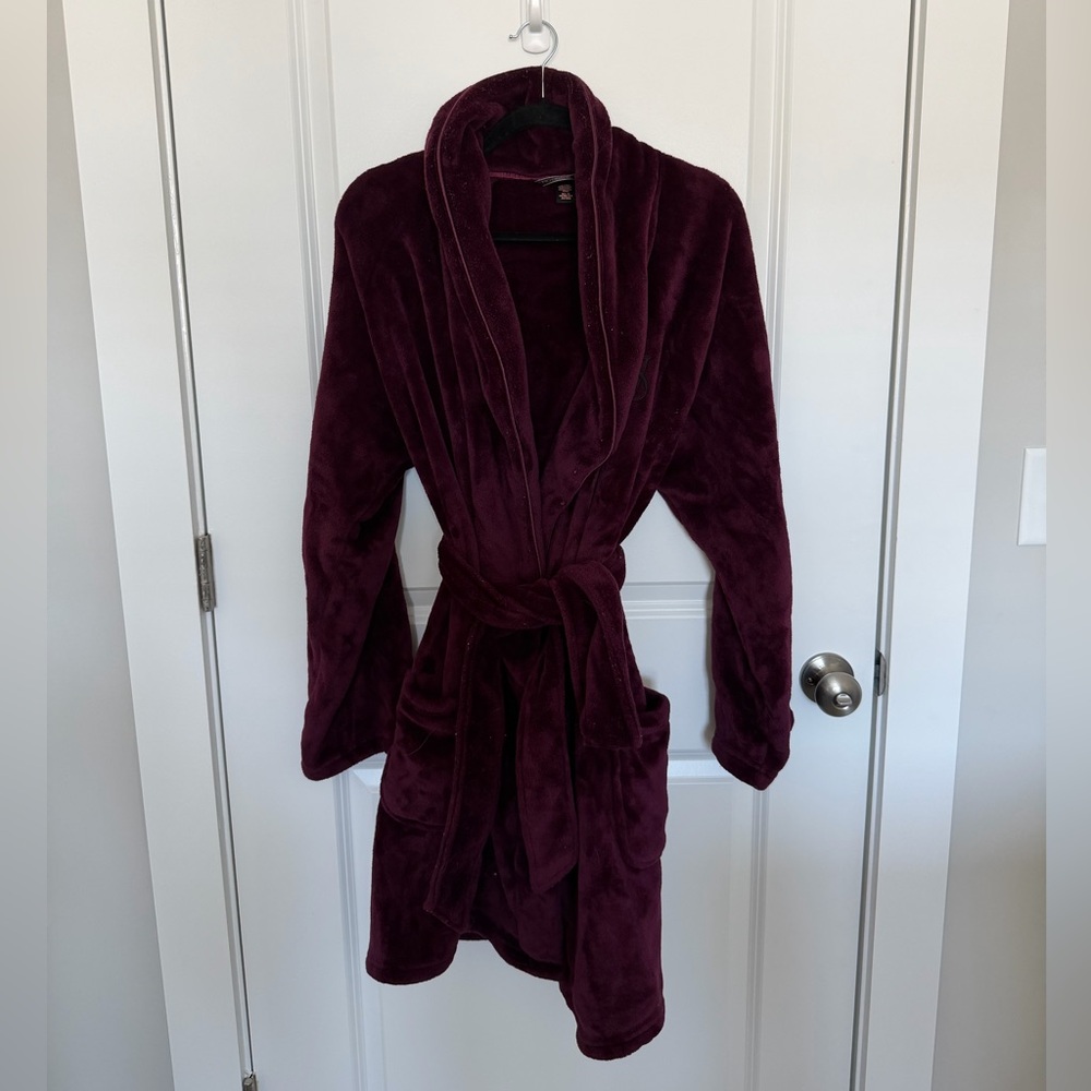 Victoria’s Secret Cozy Plush Short Robe